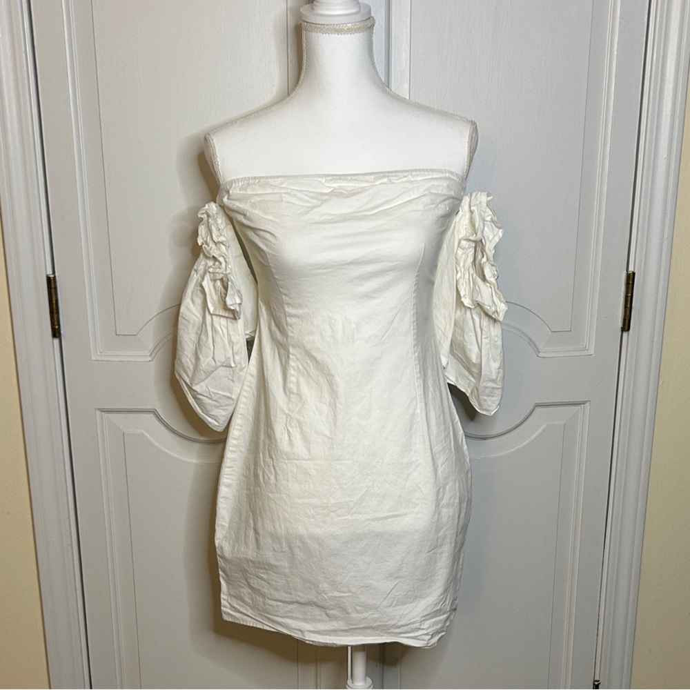 New Off-Shoulder White Dress (L)